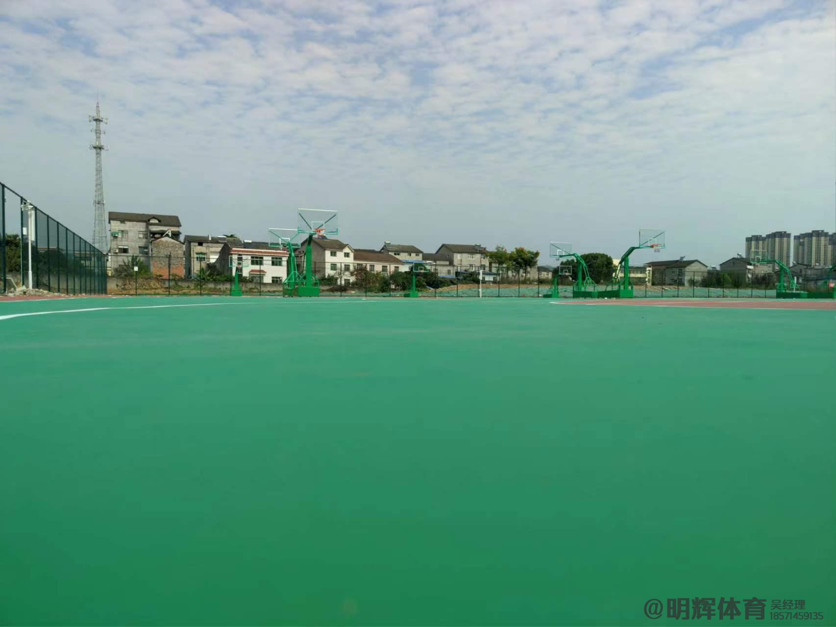 九江硬地丙烯酸球场的优缺点